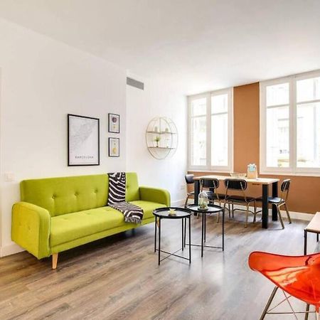Colorful With Cozy Terrace In Gracia Apartment บาร์เซโลนา ภายนอก รูปภาพ