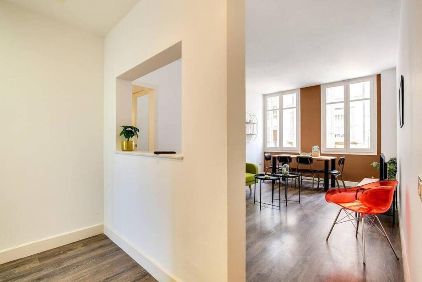 Colorful With Cozy Terrace In Gracia Apartment บาร์เซโลนา ภายนอก รูปภาพ