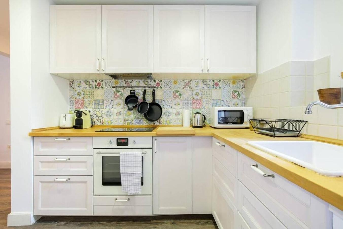 Colorful With Cozy Terrace In Gracia Apartment บาร์เซโลนา ภายนอก รูปภาพ