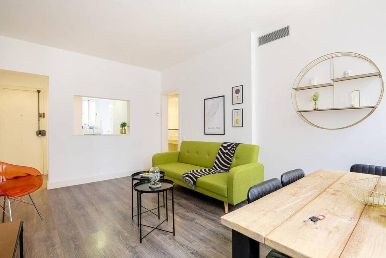 Colorful With Cozy Terrace In Gracia Apartment บาร์เซโลนา ภายนอก รูปภาพ