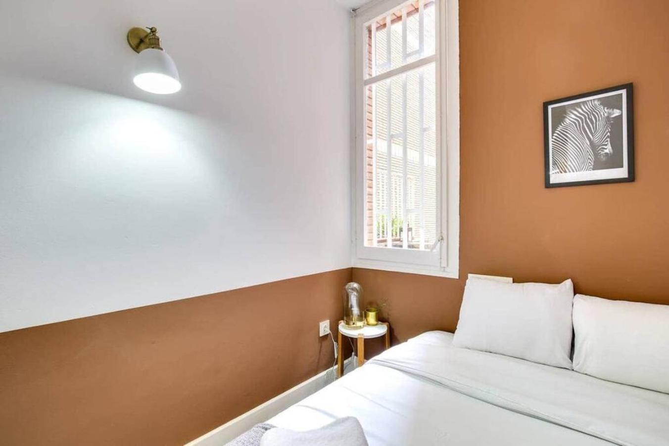 Colorful With Cozy Terrace In Gracia Apartment บาร์เซโลนา ภายนอก รูปภาพ